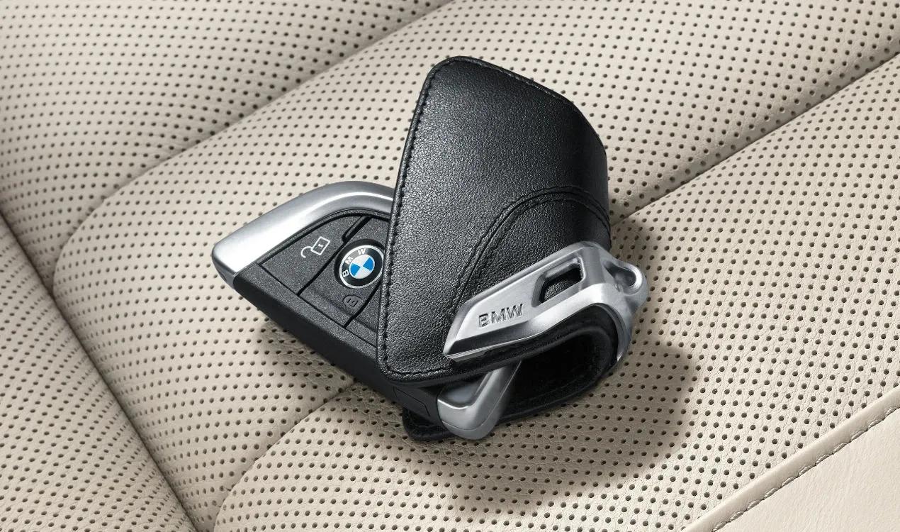 BMW Schlüsseletui mit Edelstahlspange - LEEBMANN24