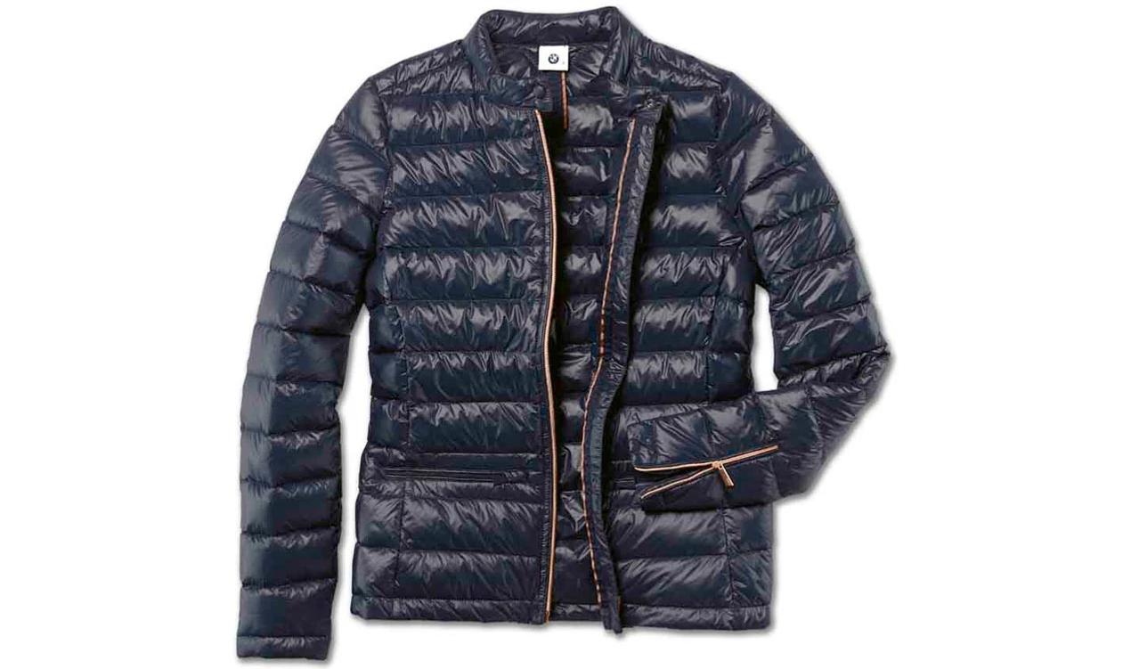 https://cdn.leebmann24.com/products/8/a/6/3/8a634e1af855782a22be203d3c4c7195e2d1a745_damen_jacke_softdaune_dunkelblau_vorne_80142454574_578.jpg