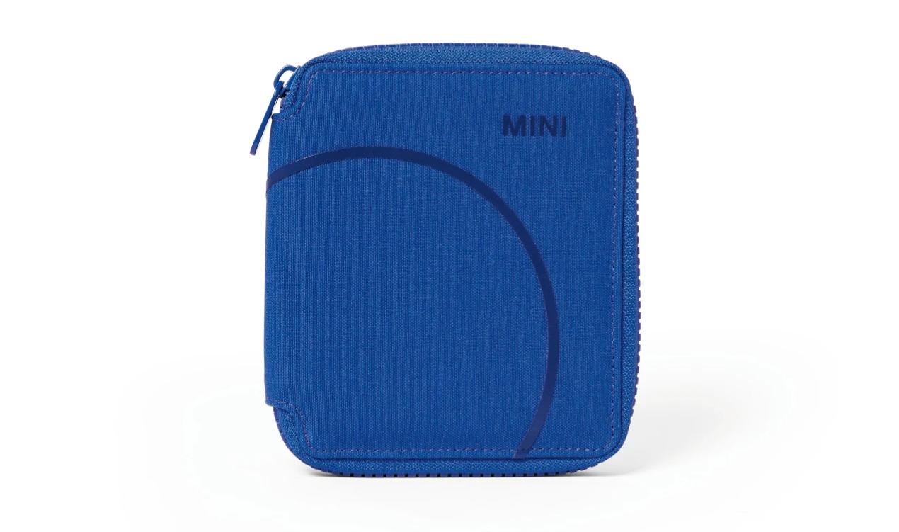 https://cdn.leebmann24.com/products/9/e/7/5/9e75245e73926d4ee91dc75fd270829672ef12aa_mini_outline_print_wallet_blazingblue_80215B320C0_1.jpg