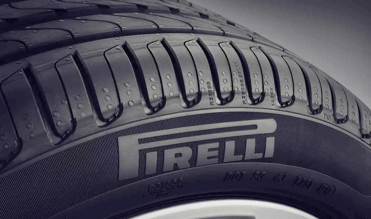 Pirelli P-ZERO (PZ4) 255/40R19 100Y XL r-f (*) Reifen
